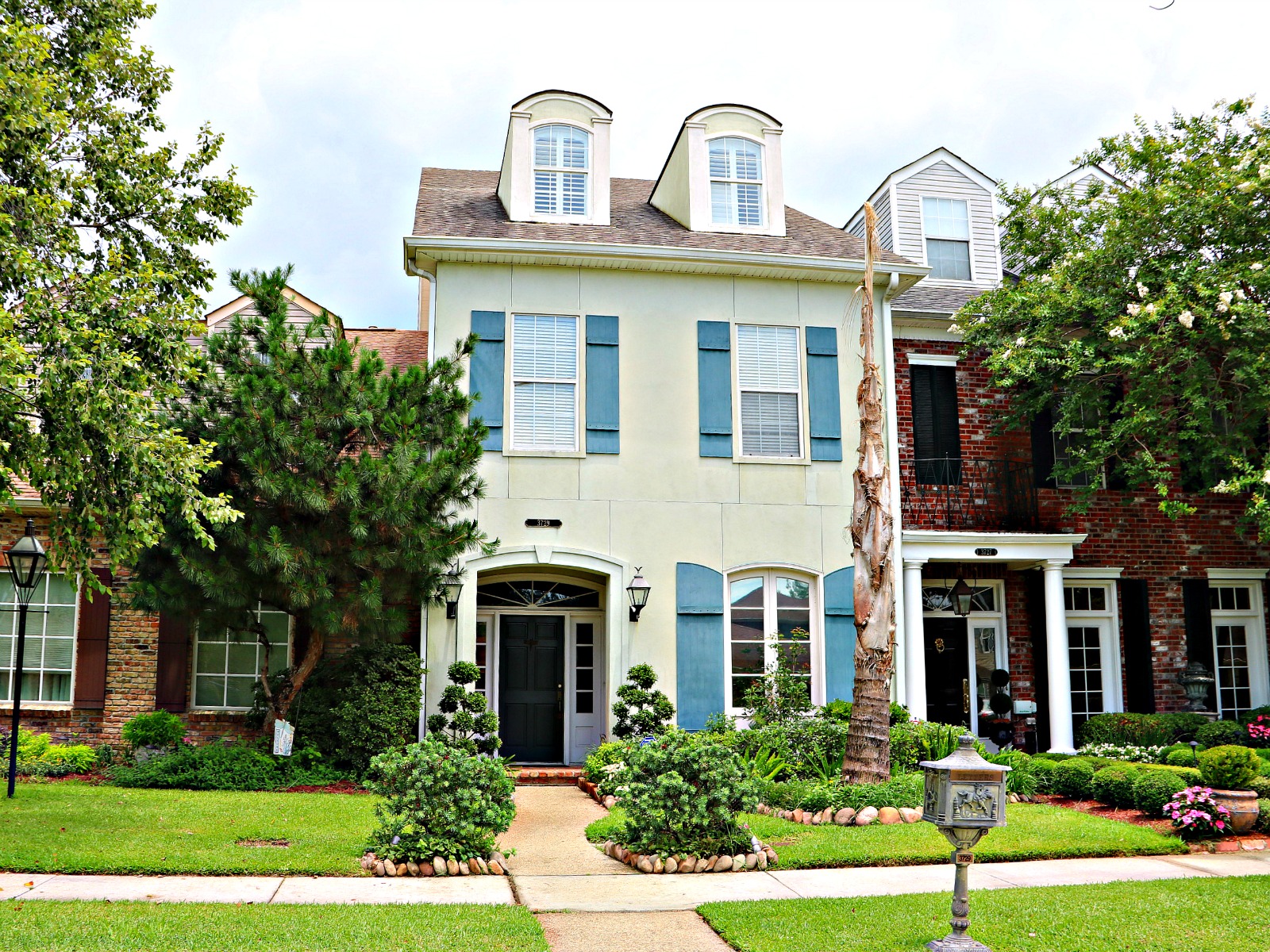 North Hullen Townhomes in Metairie,La. 70002 - Old Metairie Real Estate, Homes & Condos